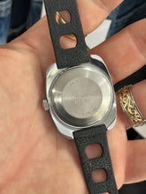 Load image into Gallery viewer, Vintage 1977 Timex Automatic Diver Watch
