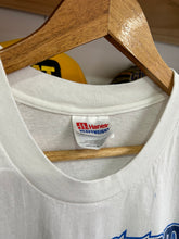Load image into Gallery viewer, Vintage 2000 Mets Yankees Subway Series Helmets Tee XL
