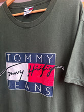 Load image into Gallery viewer, Vintage 90s Tommy Hilfiger Jeans Flag Tee Size Medium
