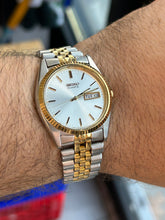 Load image into Gallery viewer, Vintage 1991 Seiko Two Tone Day Date Fluted Bezel Jubilee “American Pyscho” Quartz Watch
