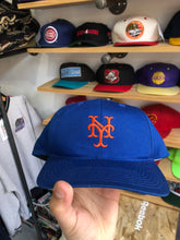 Load image into Gallery viewer, Vintage New York Mets Plain Logo Snapback
