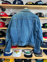 Load image into Gallery viewer, Vintage 1970s Wrangler No Fault Denim Jacket Small
