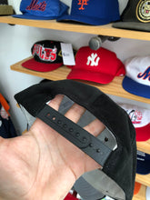 Load image into Gallery viewer, Vintage New Era New York Yankees 1998 World Series Champions Snapback
