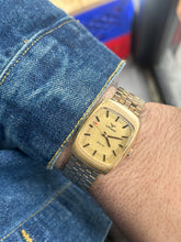 Load image into Gallery viewer, Vintage 1970s Wittnauer Square Gold Played Hand Wind Swiss Made Watch
