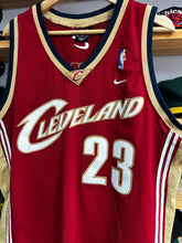 Load image into Gallery viewer, Vintage Nike Rookie Cleveland Cavaliers LeBron James Swingman Jersey Large
