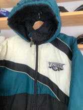 Load image into Gallery viewer, Vintage Pro Player Philadelphia Eagles Puffer Jacket Size Youth XL
