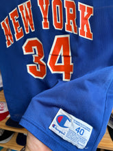 Load image into Gallery viewer, Vintage Champion New York Knicks Charles Oakley 40 Medium
