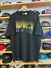 Load image into Gallery viewer, Vintage 1995 Friends Skyline Tee Size 2XL

