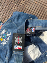 Load image into Gallery viewer, Vintage Y2K UNK NBA Patch Denim size 34
