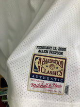 Load image into Gallery viewer, Mitchell &amp; Ness Philadelphia 76ers Allen Iverson Jersey Size 2XL
