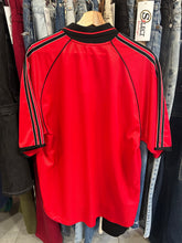 Load image into Gallery viewer, Vintage 2000/2001 Adidas SL Benfica Portugal Jersey Large
