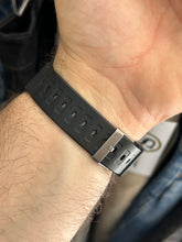 Load image into Gallery viewer, Vintage 1982 Seiko Baby Arnie Analog Digital Quartz Watch
