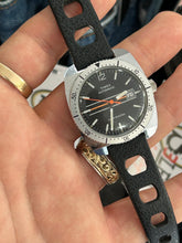 Load image into Gallery viewer, Vintage 1977 Timex Automatic Diver Watch

