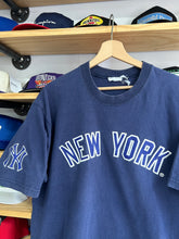 Load image into Gallery viewer, Vintage New York Yankees Navy Blue Spellout Tee XL
