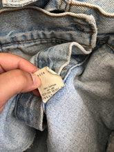 Load image into Gallery viewer, Vintage 1990 Levi’s Lightwash Denim Jean Jacket Size Medium
