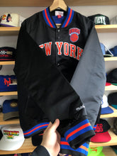 Load image into Gallery viewer, Deadstock Mitchell &amp; Ness New York Knicks Hardwood Classics Bomber Jacket Size Large
