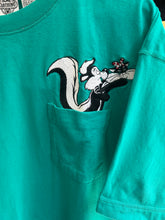 Load image into Gallery viewer, Vintage 90s Looney Tunes Pepe Le Pew Embroidered Tee Size Large

