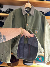 Load image into Gallery viewer, Vintage 90s Carhartt Green Blanket Lined Chore Jacket Large
