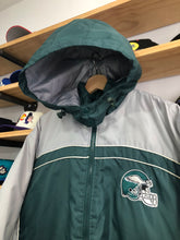 Load image into Gallery viewer, Vintage NFL Philadelphia Eagles Puffer Jacket Size Large
