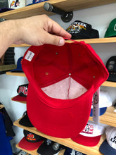 Load image into Gallery viewer, Vintage Marlboro 92’ Racing Team Snapback
