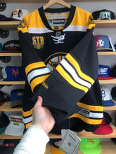 Load image into Gallery viewer, Deadstock 2014 Reebok Boston Bruins Blank Jersey Size Large
