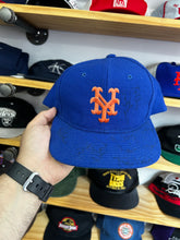 Load image into Gallery viewer, Vintage 1980s New York Mets Starter Wool Plain Logo Snapback w/ Autographs
