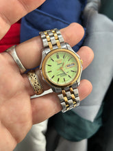 Load image into Gallery viewer, Vintage 1999 Seiko 5 Superior Automatic Two Tone 36.5MM Watch
