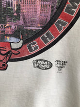 Load image into Gallery viewer, Vintage Starter Chicago Bulls 1998 NBA Finals Repeat 3-Peat Tee Size L/XL
