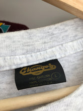 Load image into Gallery viewer, Vintage 1991 Warner Bros. Taz High Flying Slam Dunk Tee Size Large
