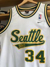 Load image into Gallery viewer, Vintage Nike Seattle SuperSonics Ray Allen Rewind Swingman Jersey Size Large
