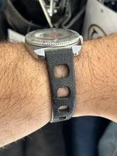Load image into Gallery viewer, Vintage 1977 Timex Automatic Diver Watch
