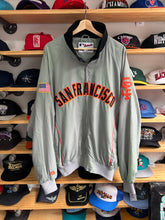 Load image into Gallery viewer, Vintage Deadstock Majestic San Francisco Giants Windbreaker Jacket XL
