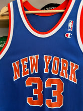Load image into Gallery viewer, Vintage Early 90s New York Knicks Patrick Ewing 44 Large
