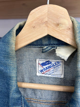 Load image into Gallery viewer, Vintage 1970s Wrangler No Fault Denim Jacket Small
