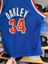 Load image into Gallery viewer, Vintage Champion New York Knicks Charles Oakley 40 Medium
