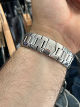 Load image into Gallery viewer, Vintage 1990s TAG HEUER Kirium Professional 200M Quartz Watch

