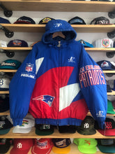 Load image into Gallery viewer, Vintage Logo Athletic New England Patriots Sharktooth Puffer Jacket Size Medium

