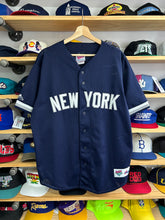 Load image into Gallery viewer, Vintage Majestic New York Yankees Diamond Collection Spellout BP Jersey Large
