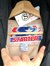 Load image into Gallery viewer, Vintage Starter Los Angeles Kings Puffer Jacket Size Large
