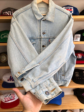 Load image into Gallery viewer, Vintage 1990 Levi’s Lightwash Denim Jean Jacket Size Medium
