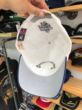 Load image into Gallery viewer, Deadstock Vintage Starter New York Yankees 1998 World Series Champions Snapback
