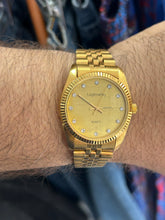 Load image into Gallery viewer, Vintage 80s Lindenwold Gold Datejust Jubilee Bracelet Watch
