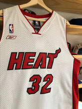 Load image into Gallery viewer, Vintage Reebok Miami Heat Shaquille O’Neal Swingman Jersey Medium
