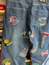 Load image into Gallery viewer, Vintage Y2K UNK NBA Patch Denim size 34
