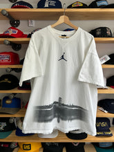 Load image into Gallery viewer, Vintage 1999 Jordan Nike Derek Jeter Skyline Tee XL
