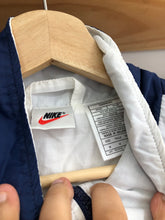 Load image into Gallery viewer, Vintage Nike Penn State Basketball Zip Up Windbreaker Size Medium
