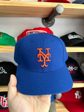 Load image into Gallery viewer, Vintage Deadstock SAMPLE Logo Athletic New York Mets SnapBack
