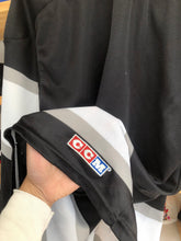 Load image into Gallery viewer, Vintage CCM Los Angeles Kings Blank Hockey Jersey Size Medium
