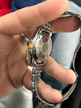 Load image into Gallery viewer, Vintage 1999 Seiko 5 Superior Automatic Two Tone 36.5MM Watch
