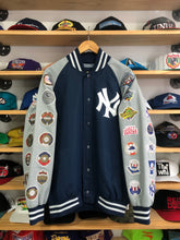Load image into Gallery viewer, 2010s G-III New York Yankees 27x World Series Champions Patch Jacket Size Large
